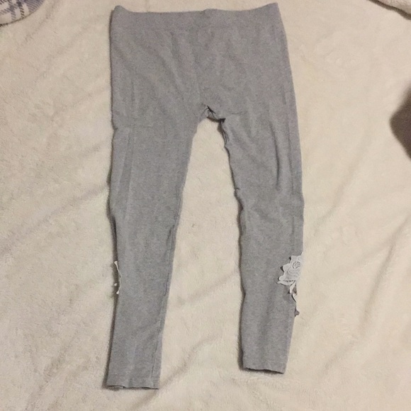 Maternity grey pants with rose design - Picture 1 of 3